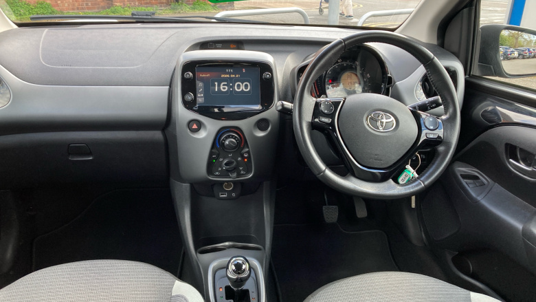Toyota Aygo 1.0 VVT-i X-Play TSS 5dr x-shift Petrol Hatchback